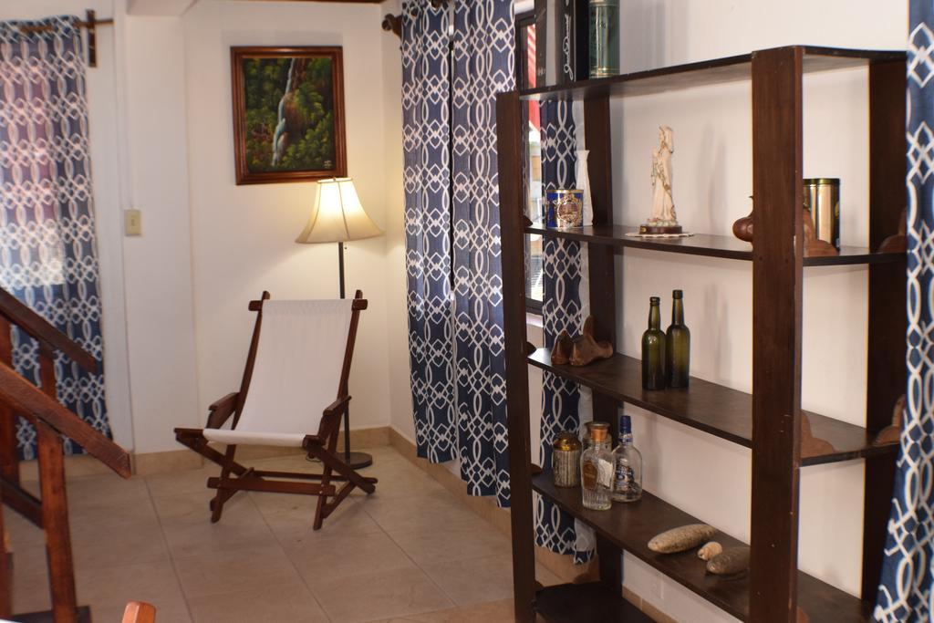 Martha'S Guesthouse Сан Игнасио Екстериор снимка